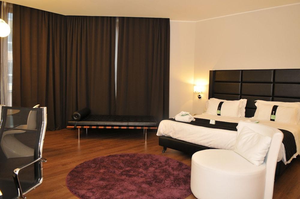 By Ihg 4*