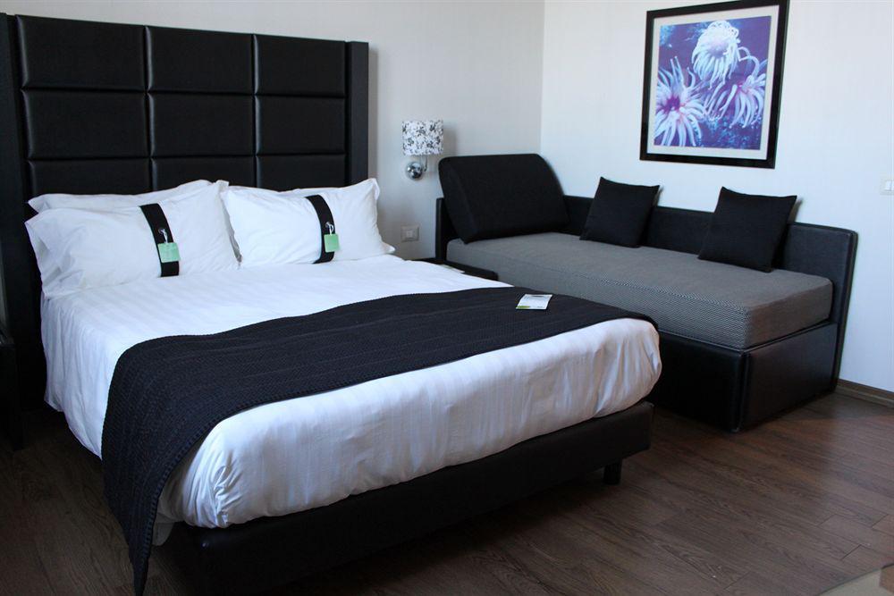 By Ihg 4* Genova
