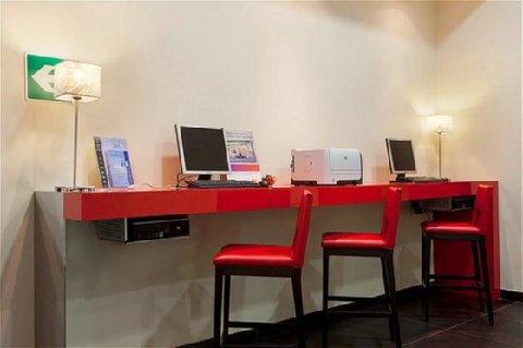 By Ihg