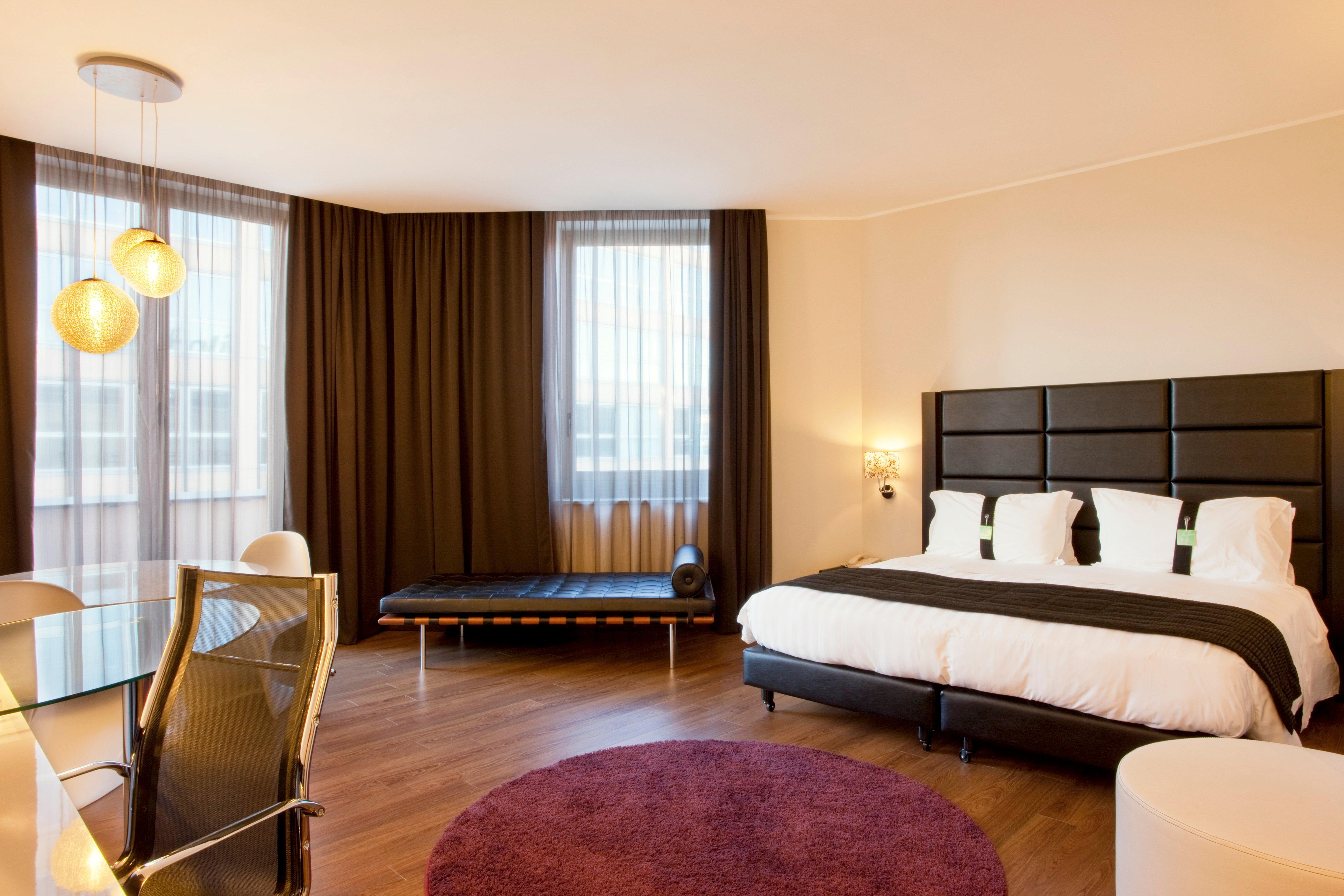 By Ihg