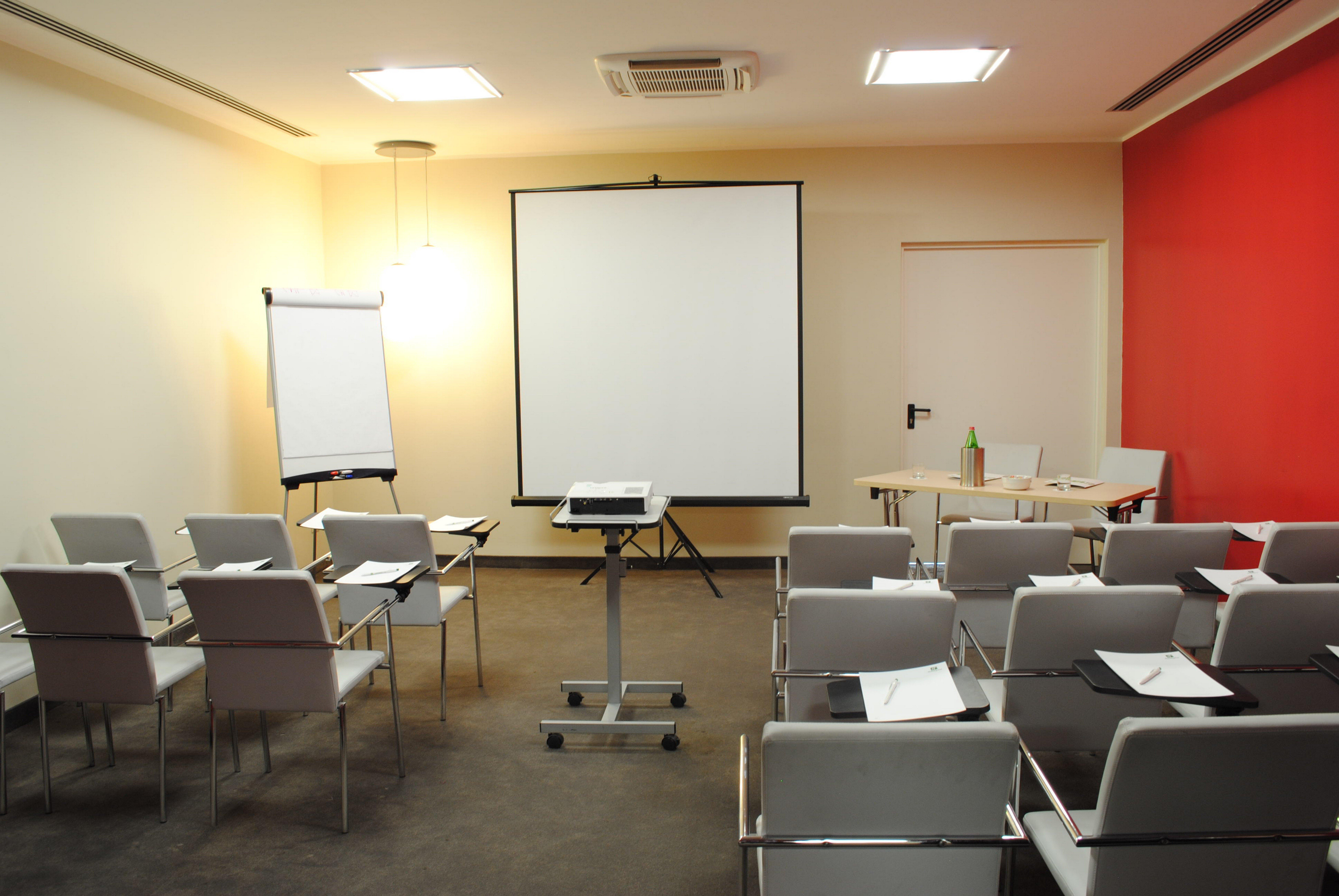 Hotel By Ihg 4*