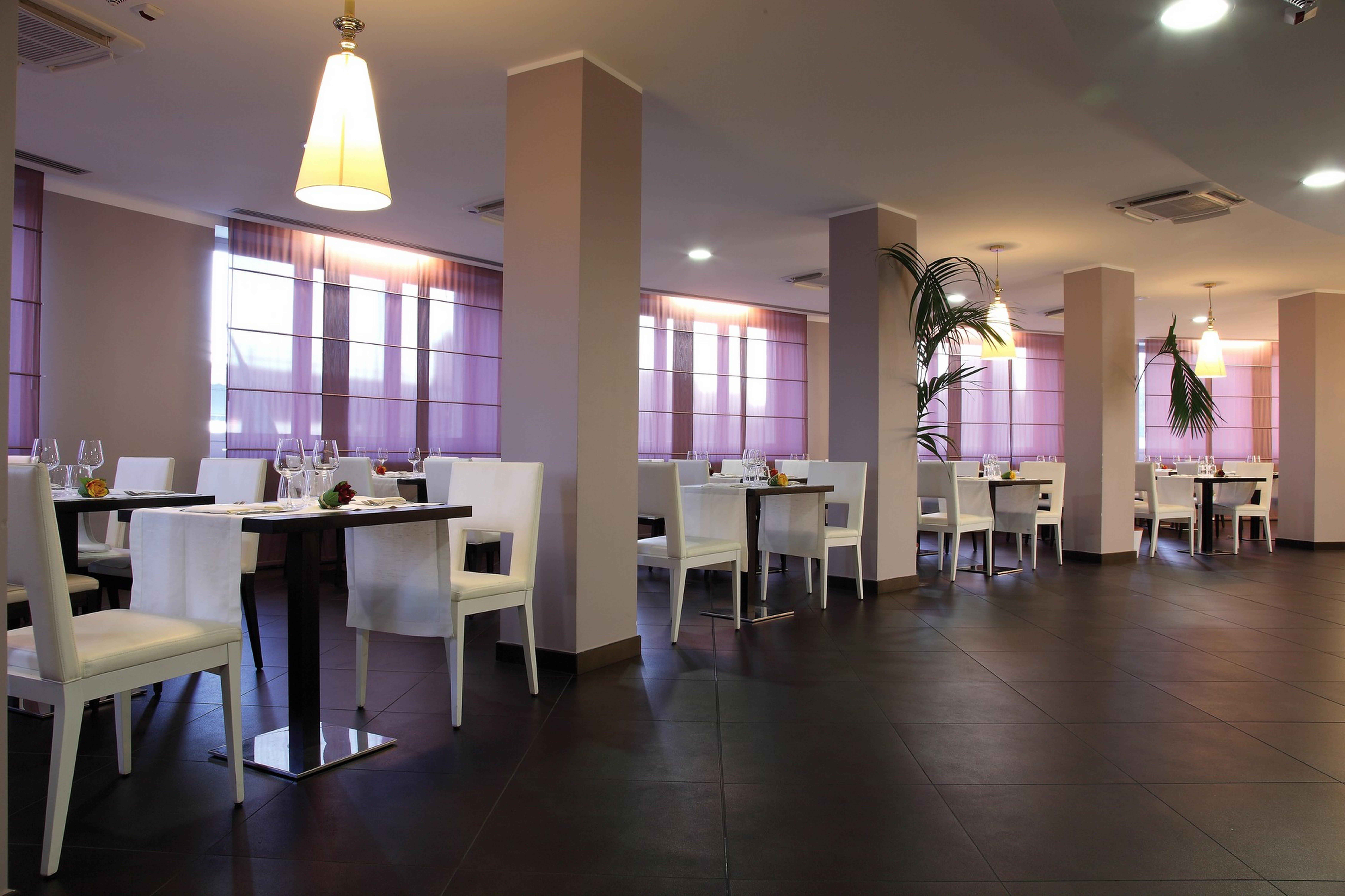 By Ihg Genova