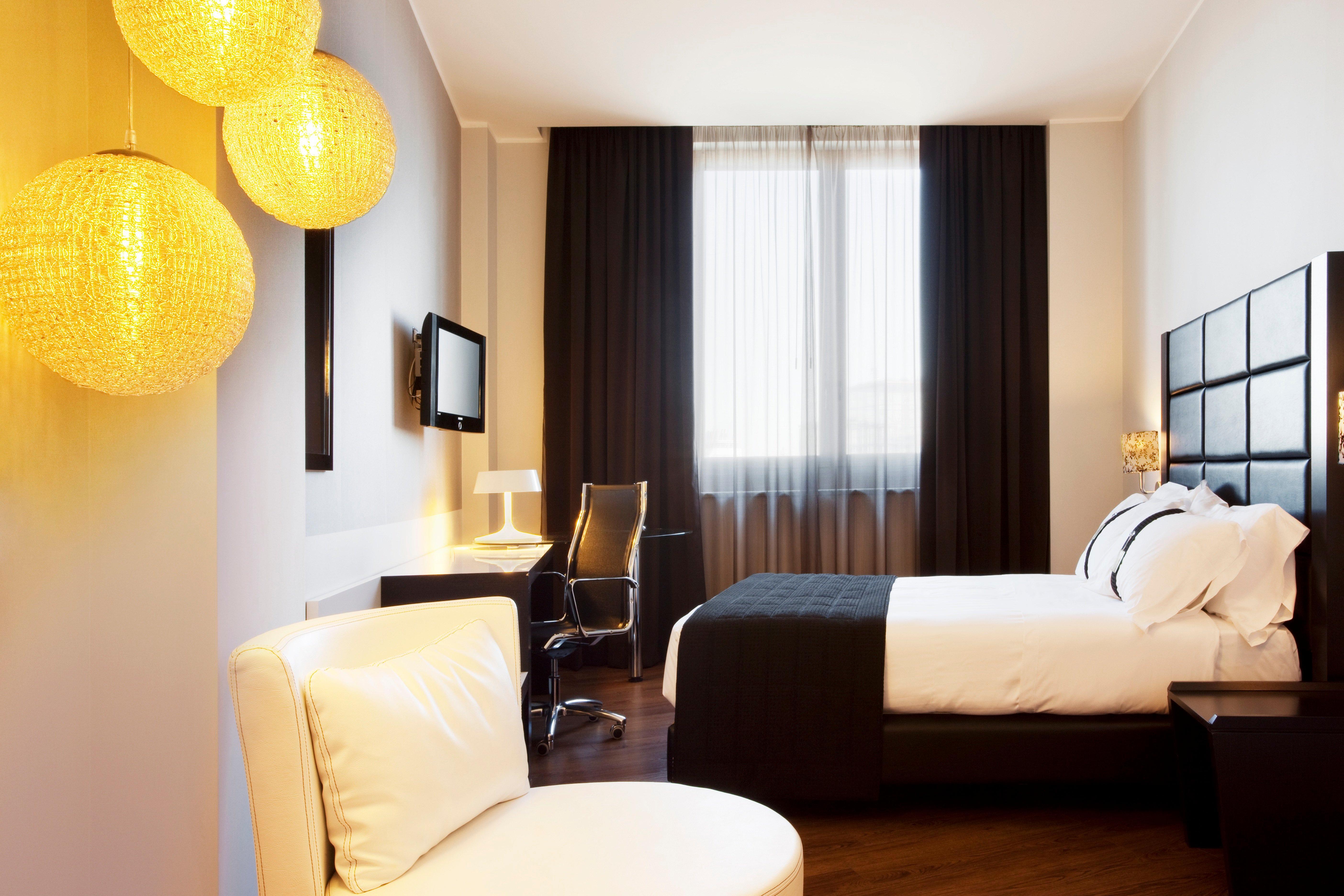 By Ihg 4*