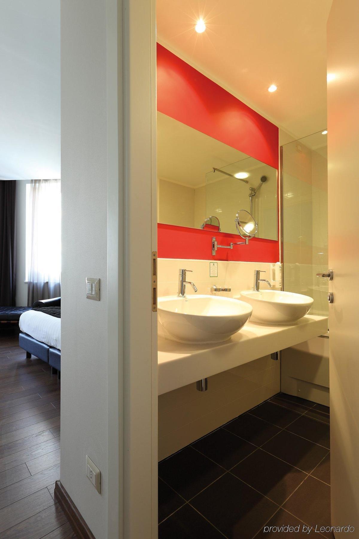 By Ihg Genova