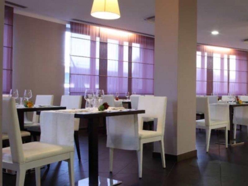 By Ihg