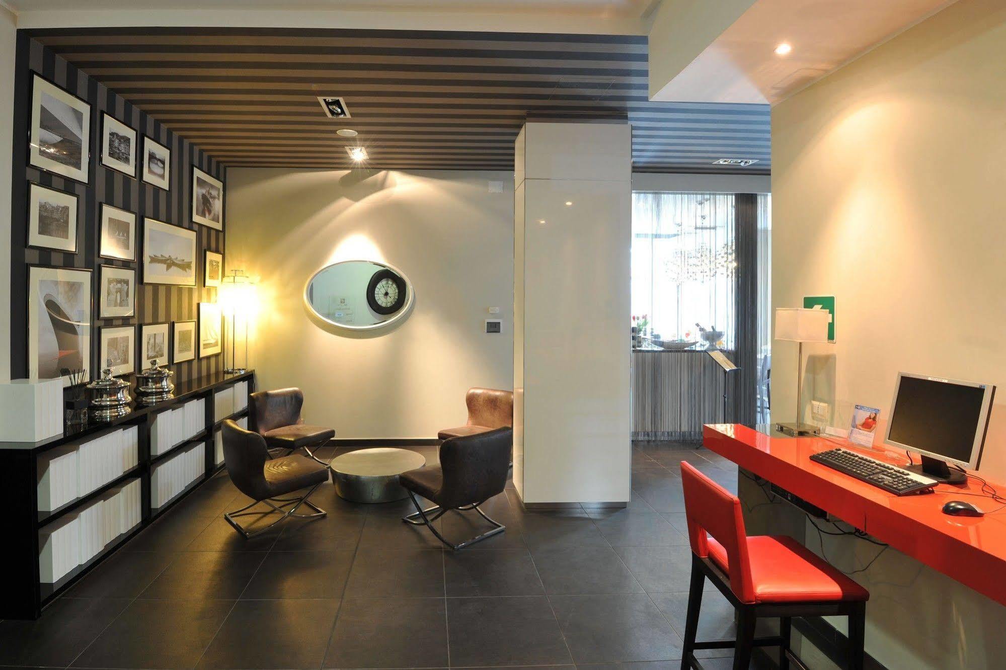 Hotel By Ihg 4*
